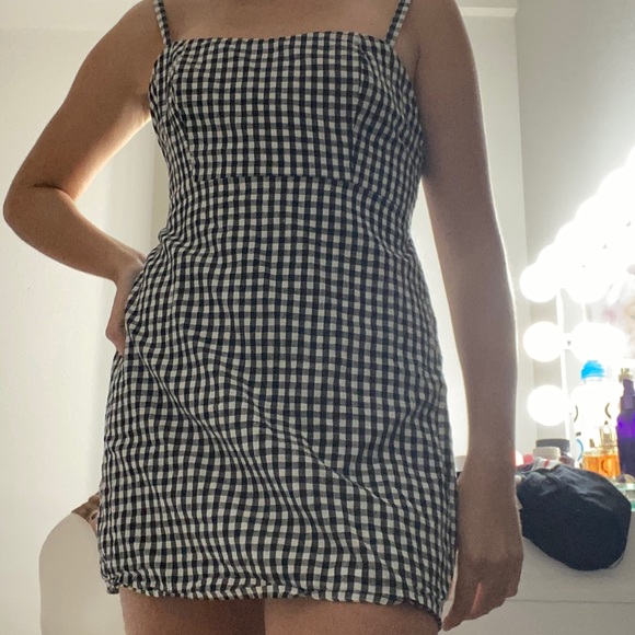Checkered brandy Melville dress worn a few times - Picture 1 of 3